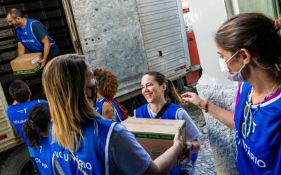 Voluntários engajados: como atrair, motivar e manter pessoas no seu projeto